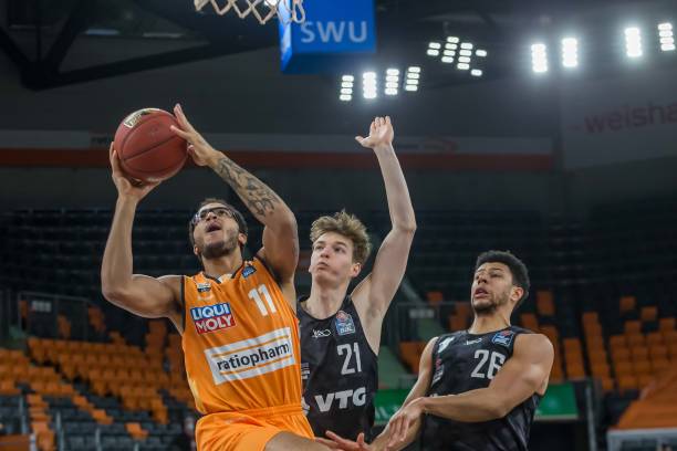 湖人在面对 湖人在面对