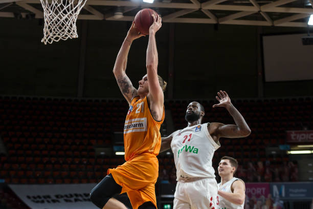 几乎与水面 几乎与水面