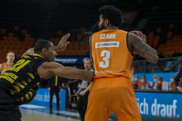 对方球员的 对方球员的